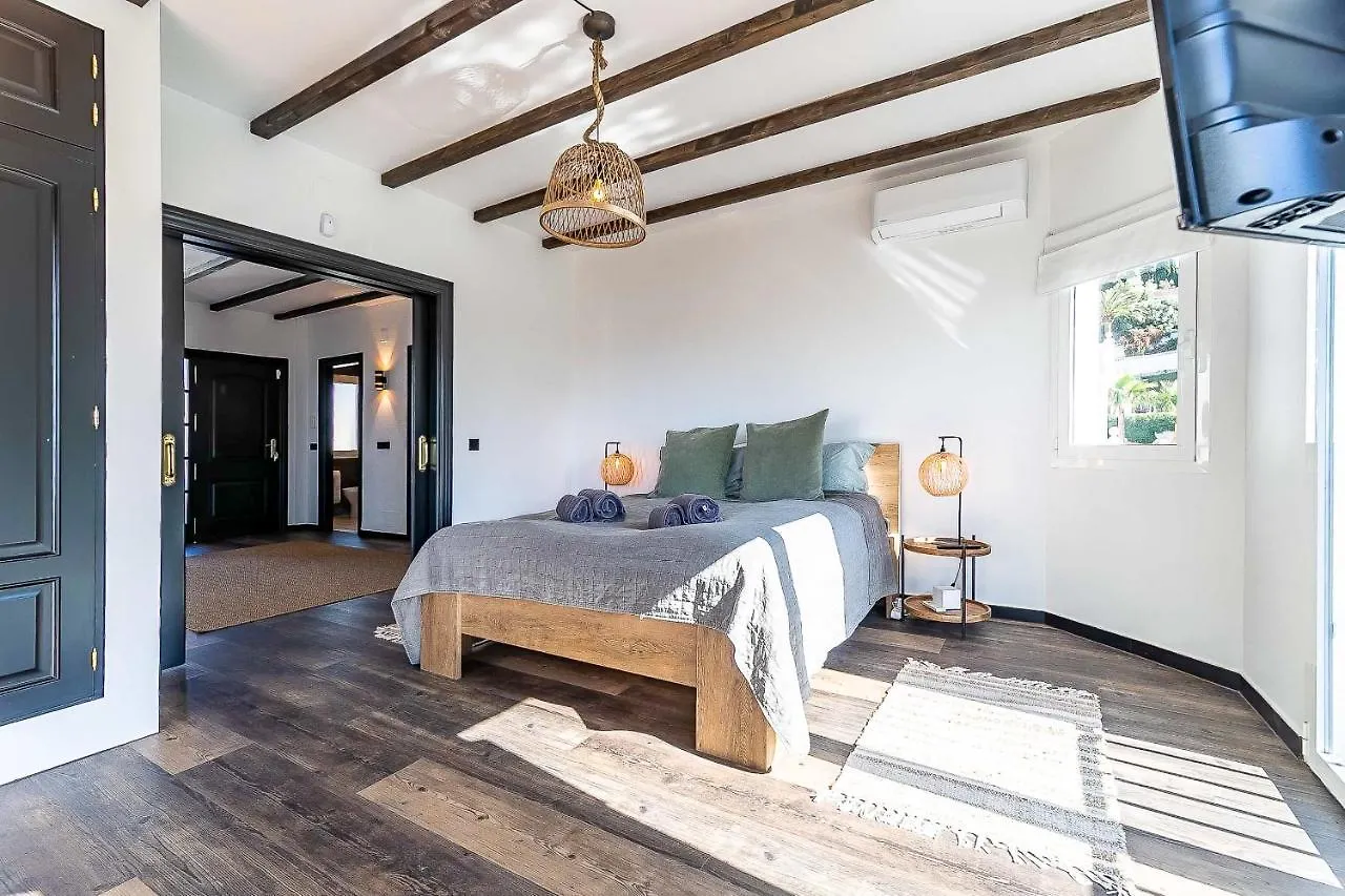 64-Luxury Villa With Jacuzzi & Pool In Mijas!
